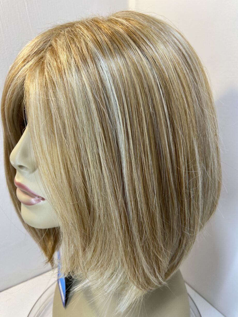 New blonde mid length wig. Blms5030