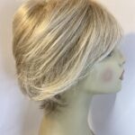 Stylish blonde wig. Blms138