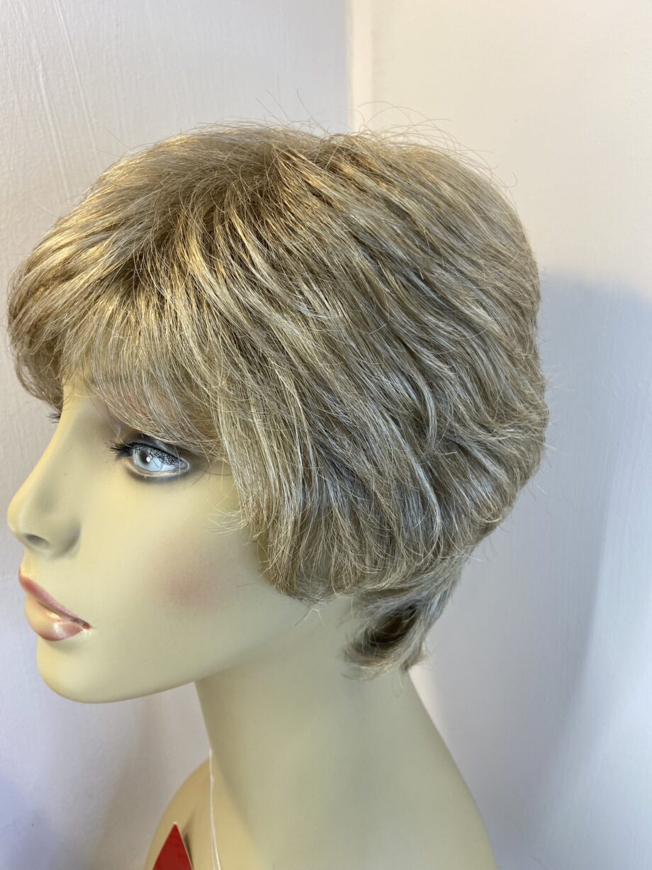 New boxed blonde wheat  designer wig. Bblsw694