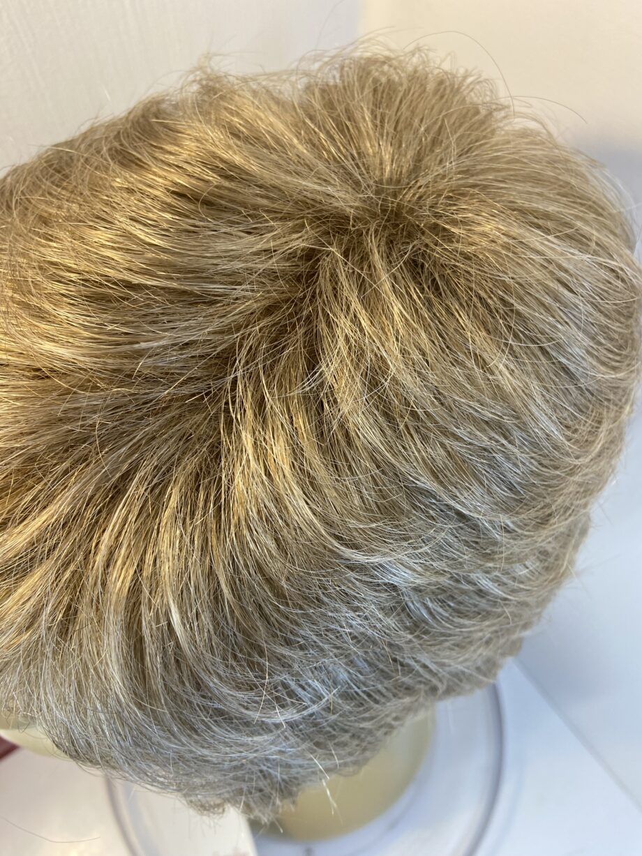 New boxed blonde wheat  designer wig. Bblsw694
