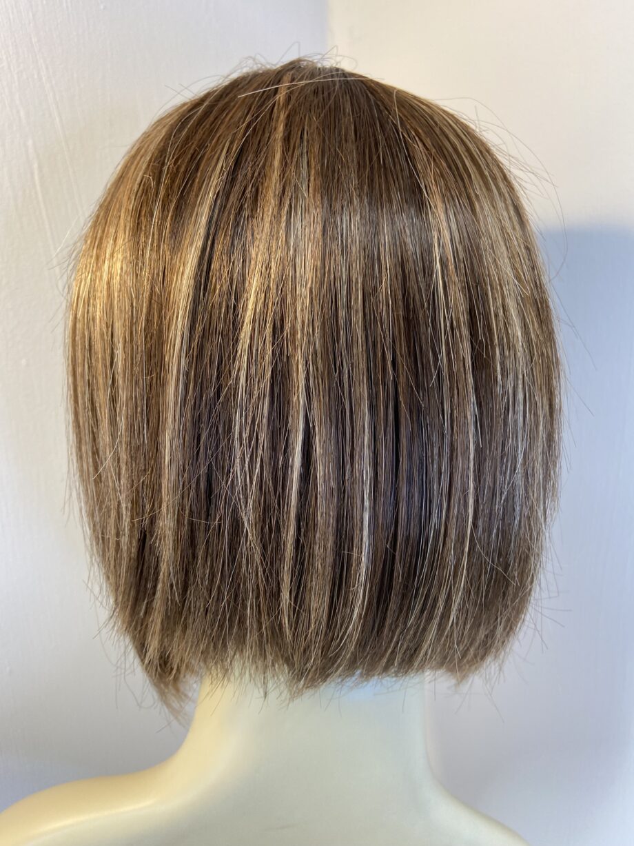 Brown mid length wig. Brls3387