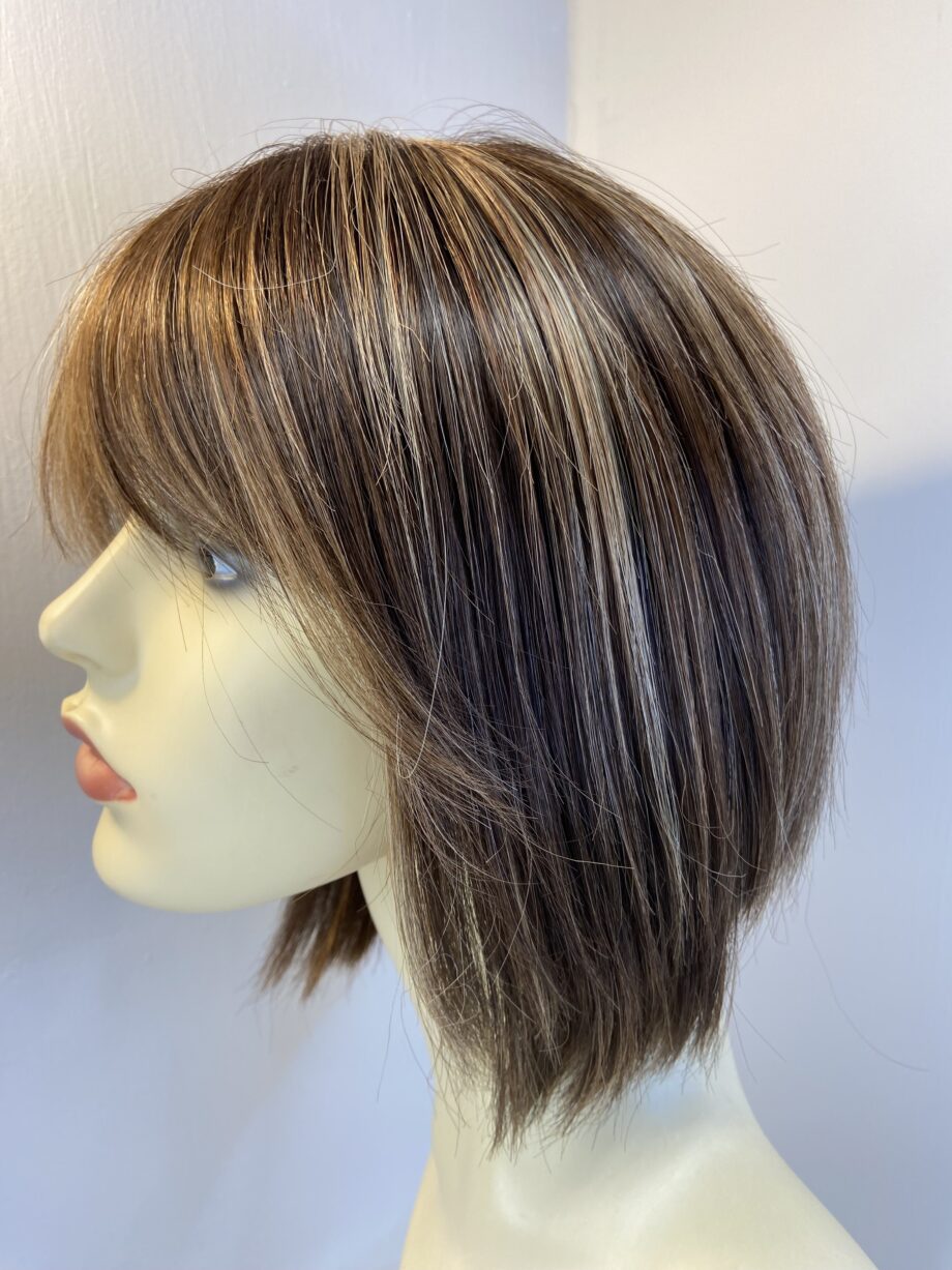 Brown mid length wig. Brls3387