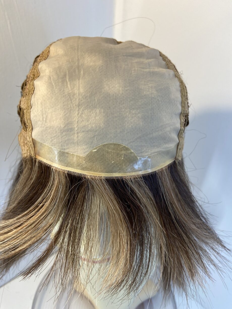 Brown mid length wig. Brls3387
