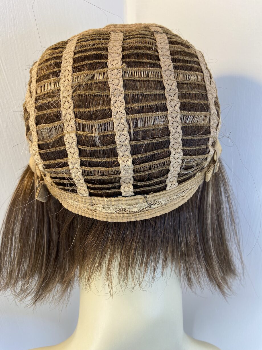 Brown mid length wig. Brls3387