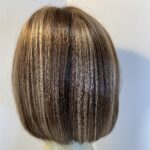 Shiny brown highlighted wig. Brms3388