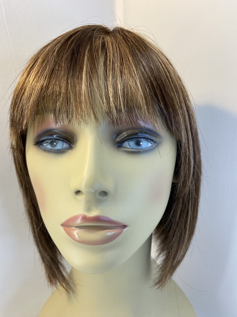 Brown mid length wig. Brms141