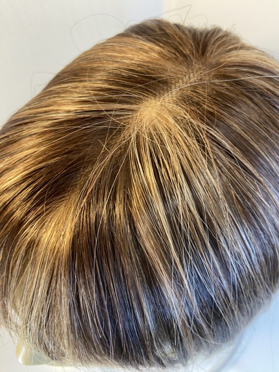 Brown mid length wig. Brms141