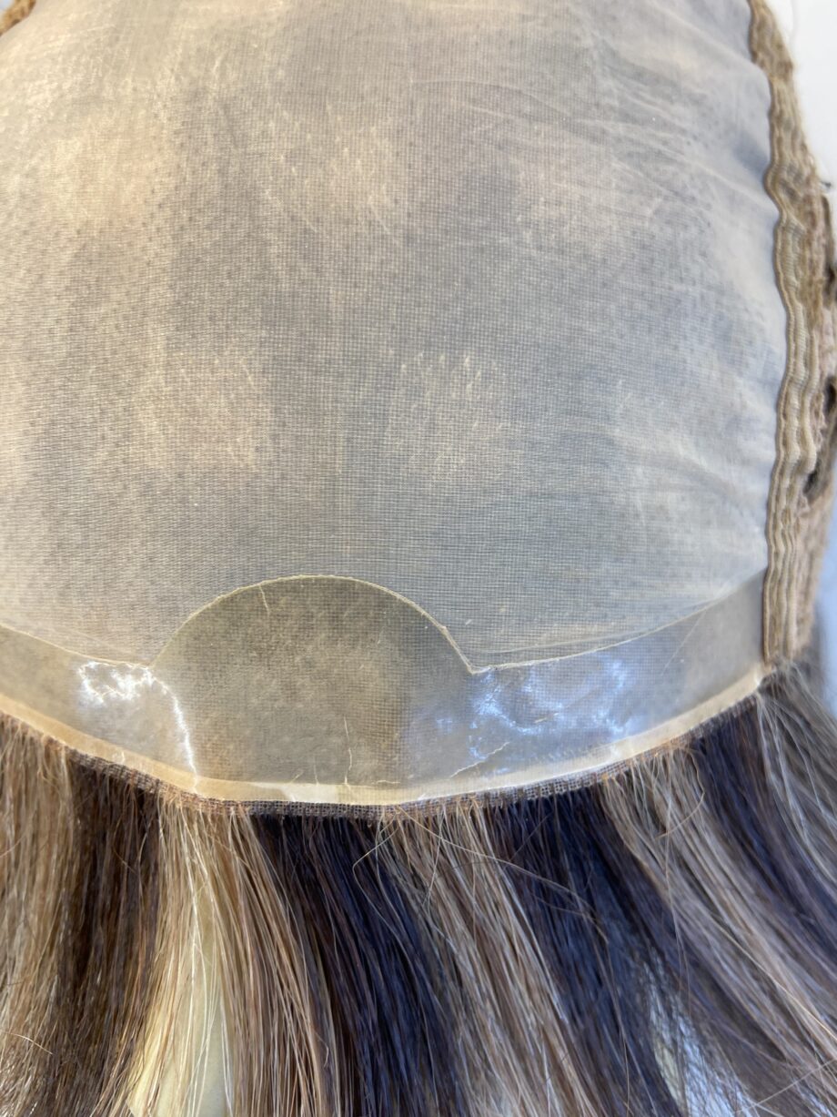 Brown mid length wig. Brms141
