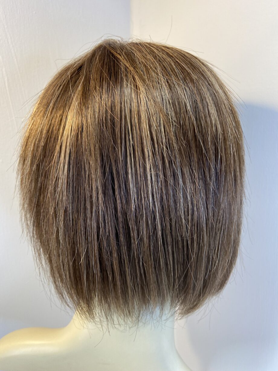 Fabulous brown wig. Brms142