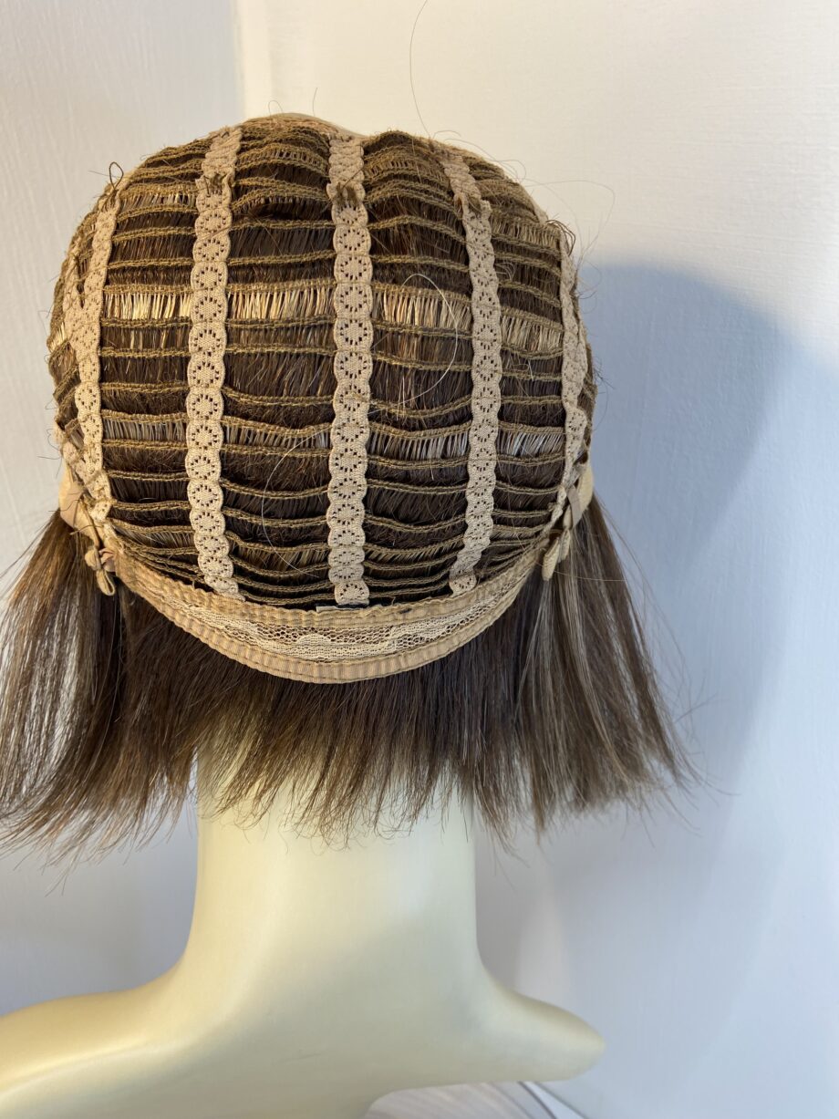 Fabulous brown wig. Brms142