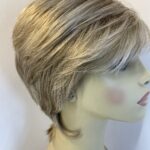 Short blonde wig. Blss147