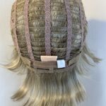 Short blonde wig. Blss147