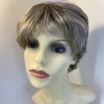 Blonde short wig. Blss841