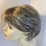 Blonde short wig. Blss841