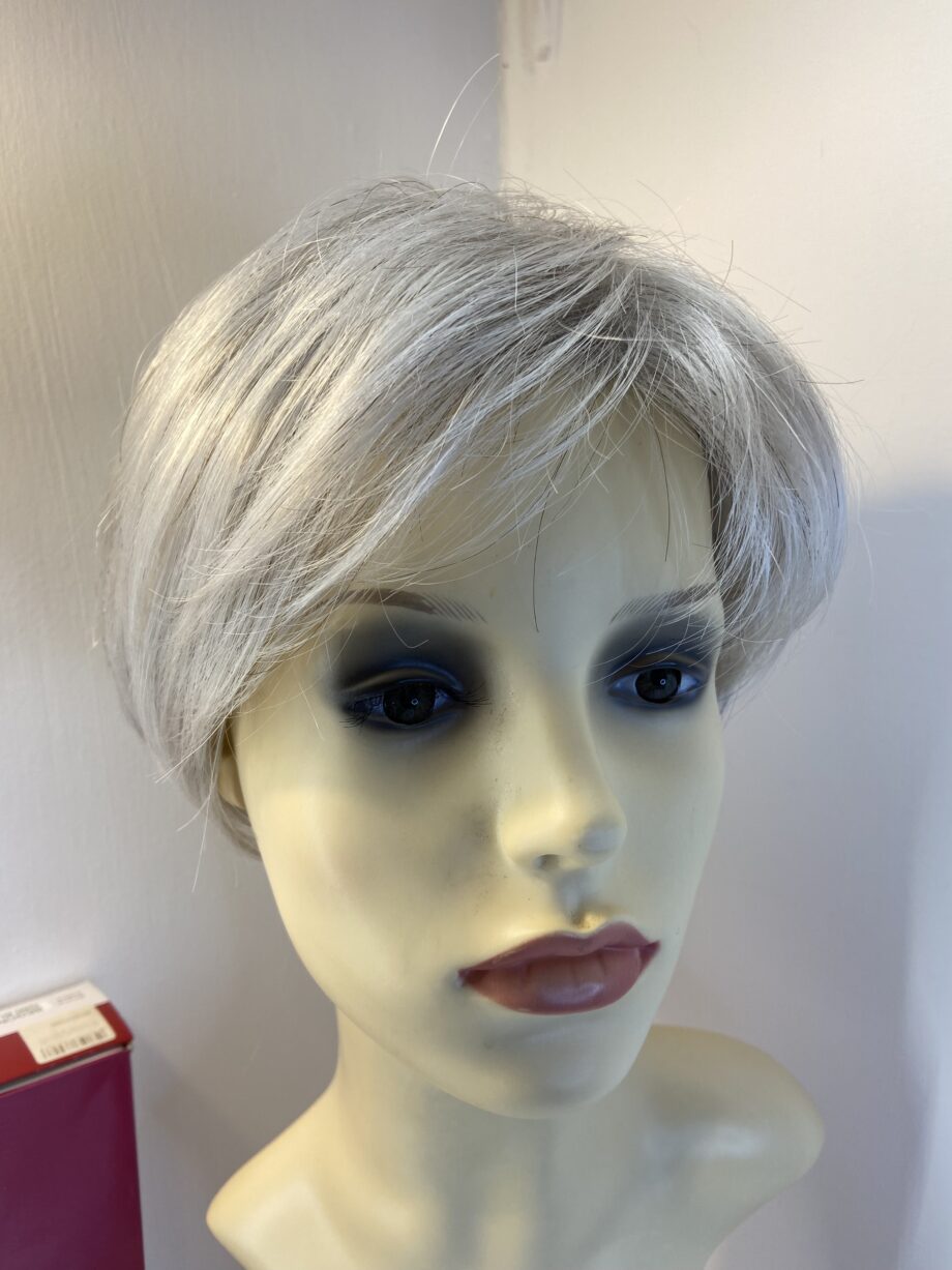 Silver grey short designer wig. Bgss696