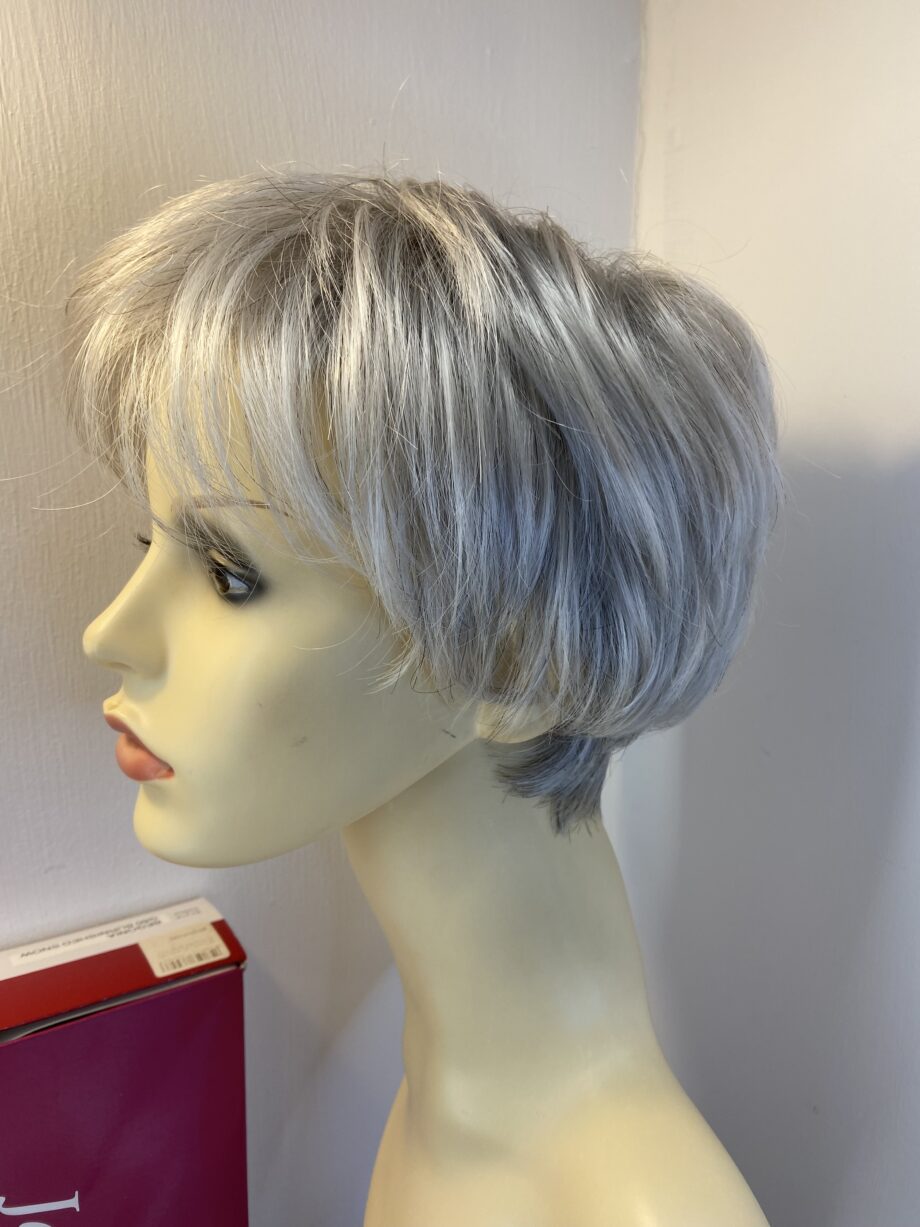 Silver grey short designer wig. Bgss696