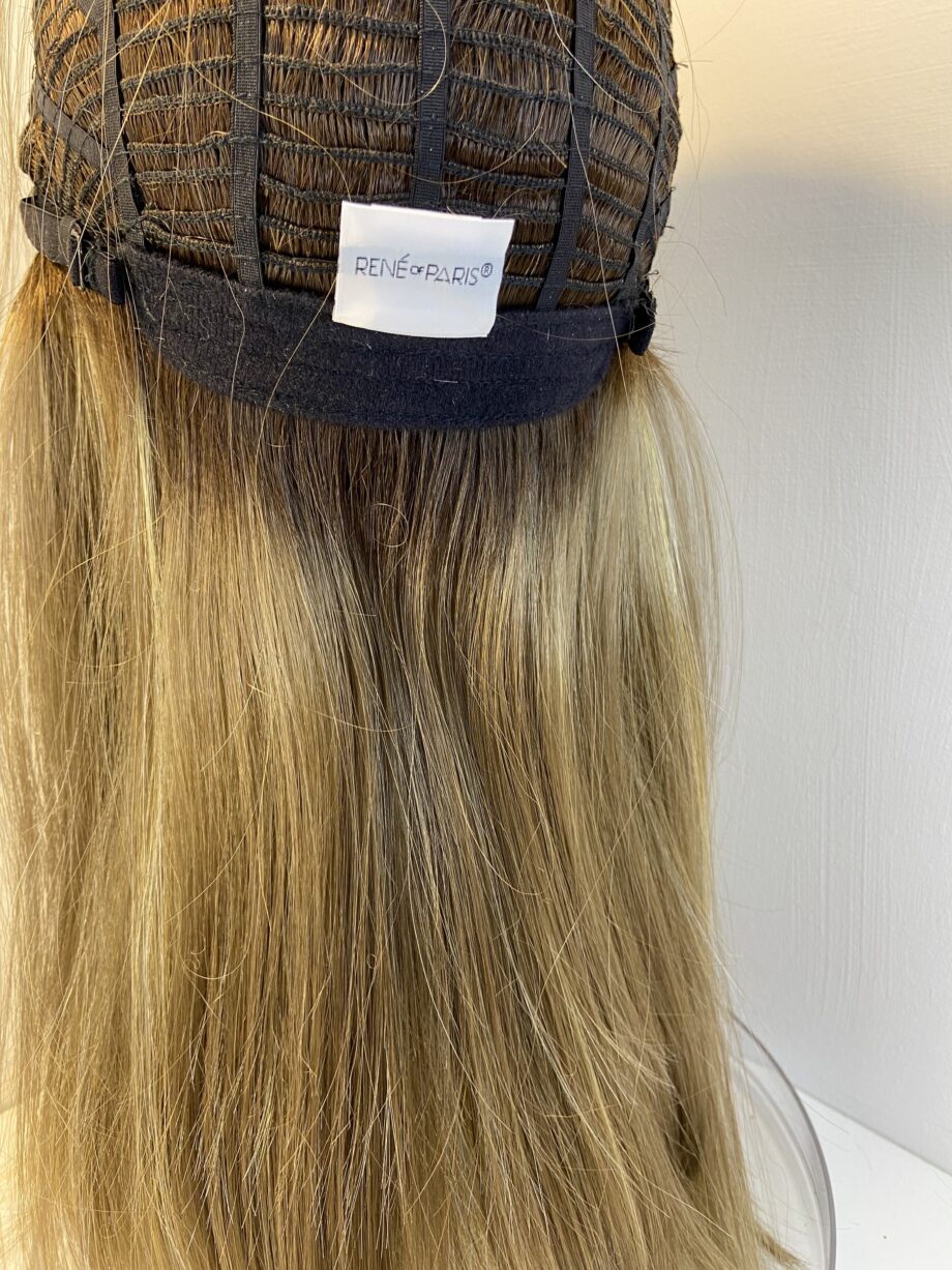 Stunning blonde / light brown. Rene of Paris wig. Bbrls699