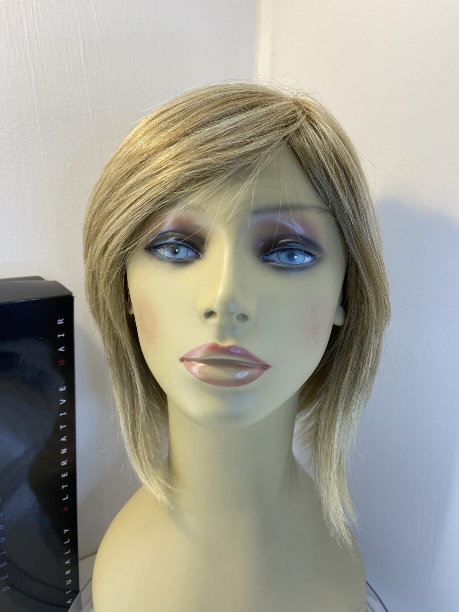 Amore blonde as new wig. Bblms702
