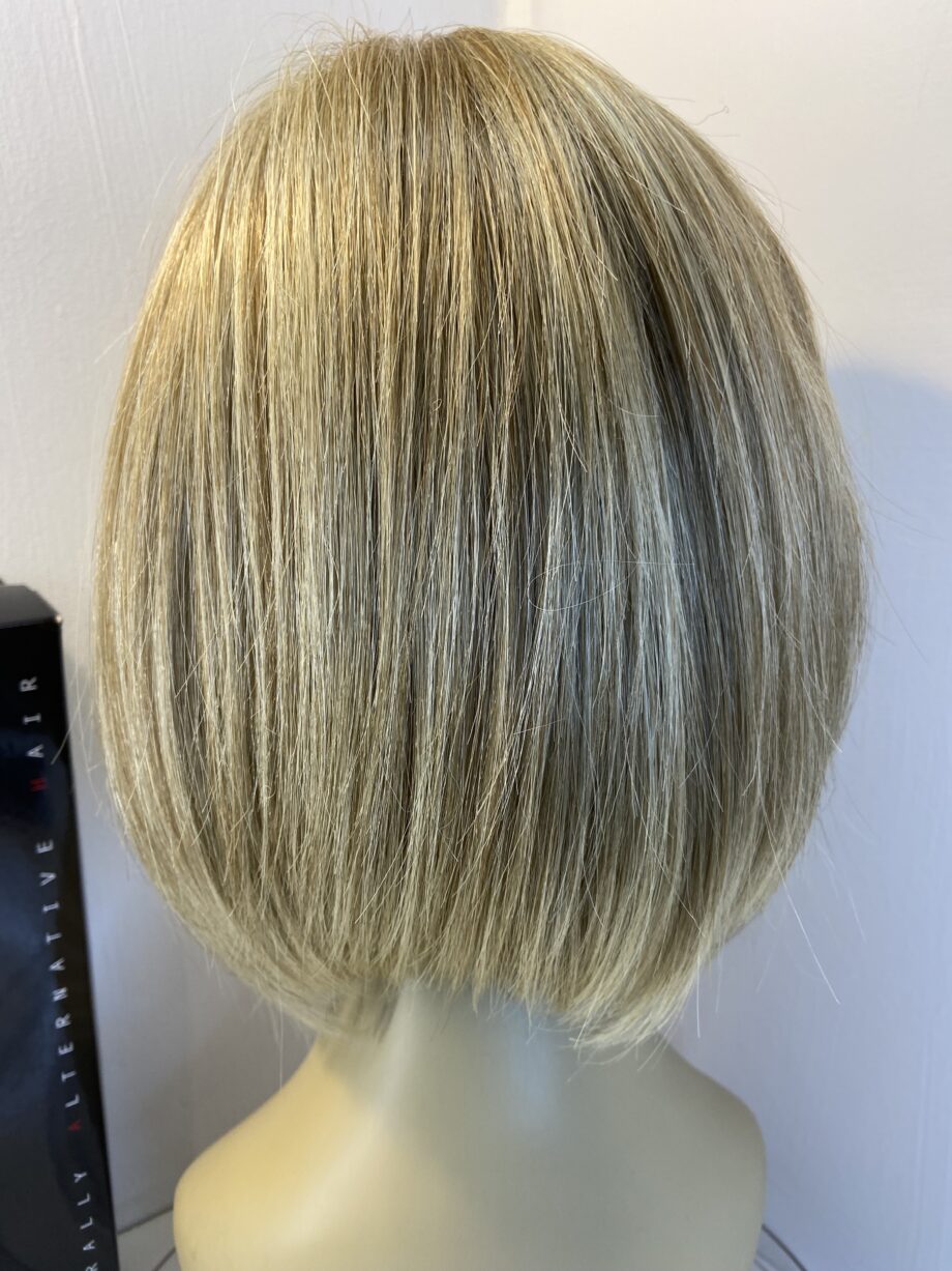 Amore blonde as new wig. Bblms702