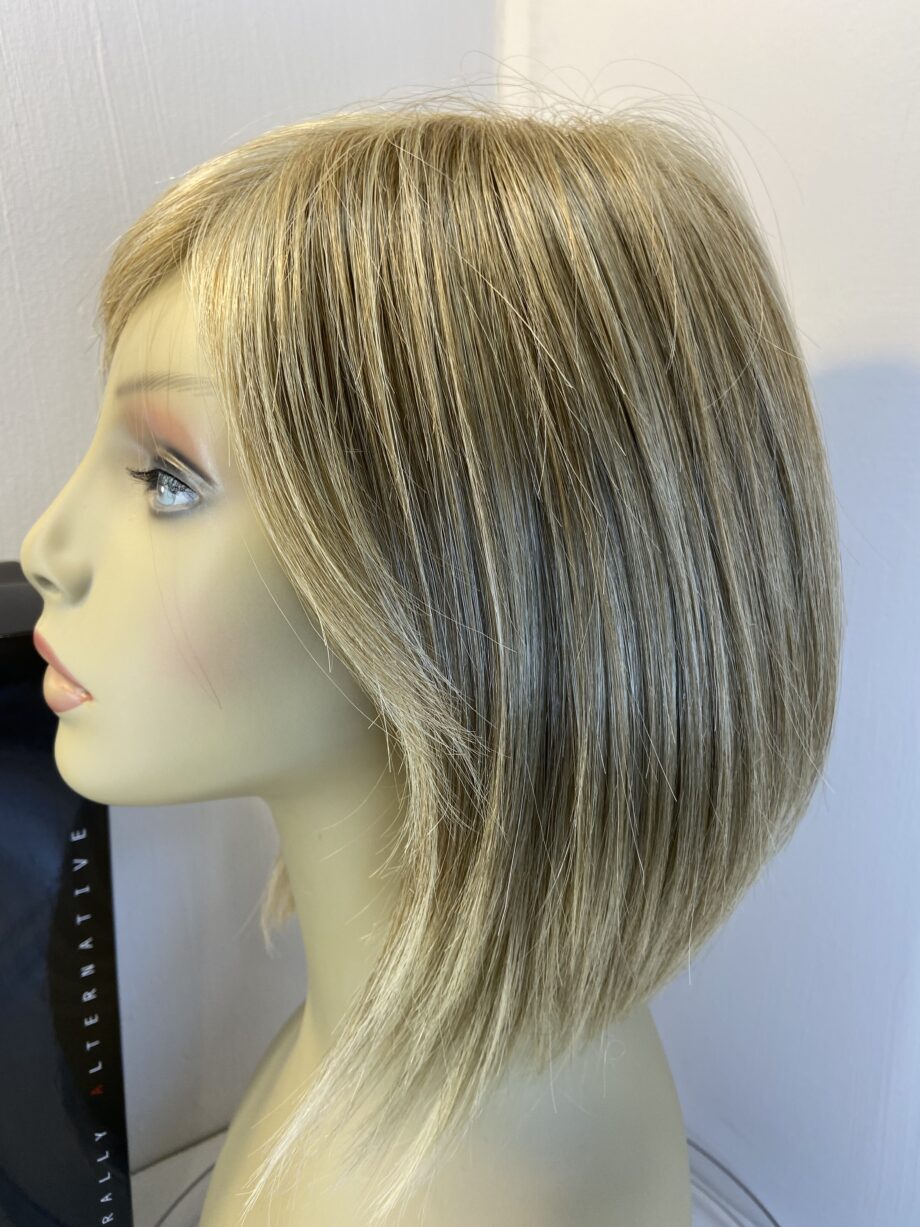 Amore blonde as new wig. Bblms702