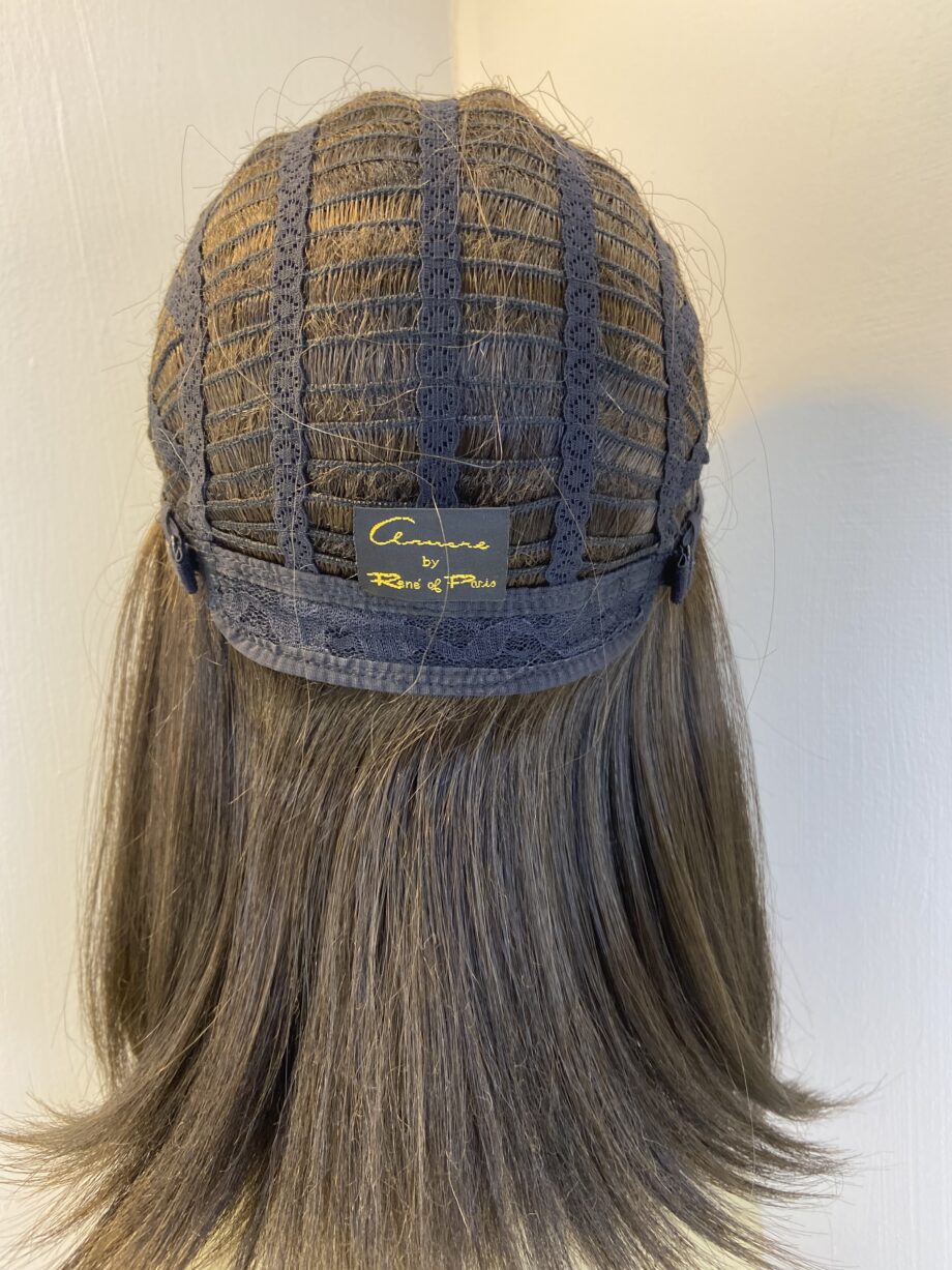 Long brown designer wig. Brls788
