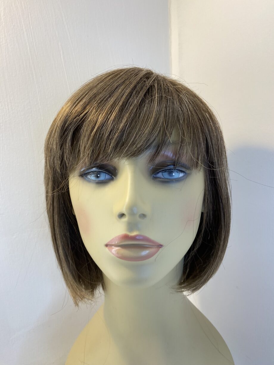 Gisela Mayer superb brown wig. Brms211