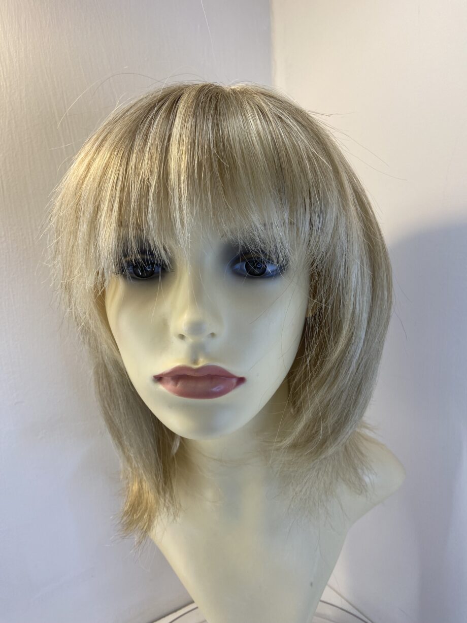Lovely blonde wig. Blms213