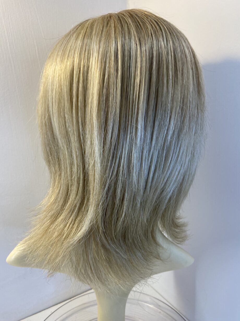 Lovely blonde wig. Blms213