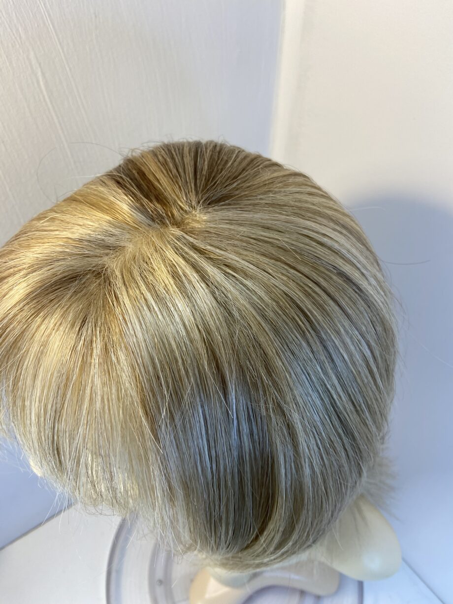 Lovely blonde wig. Blms213