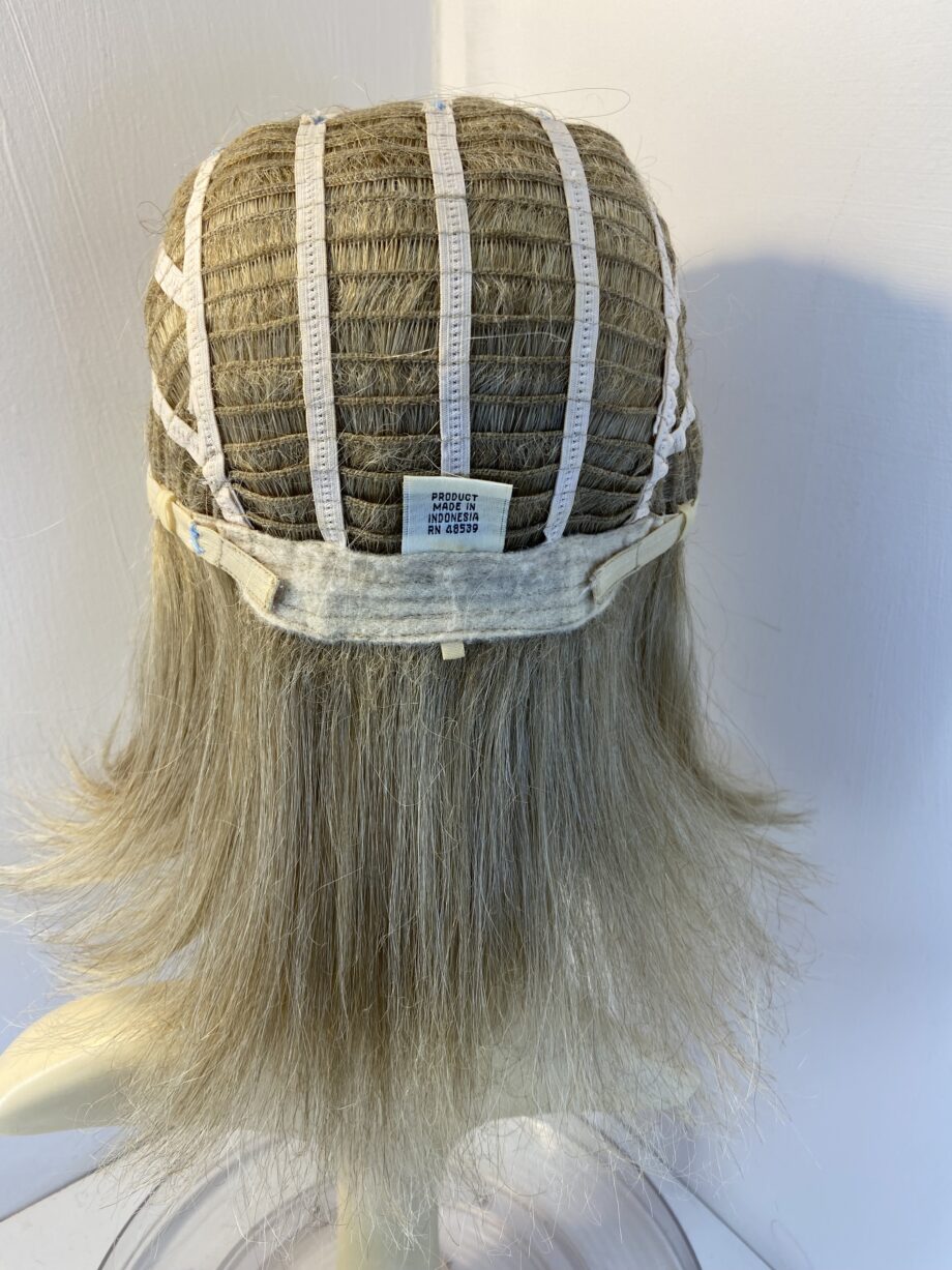 Lovely blonde wig. Blms213