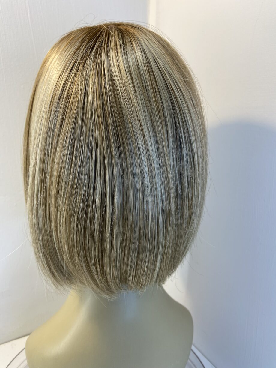 Blonde rooted wig. Blms214