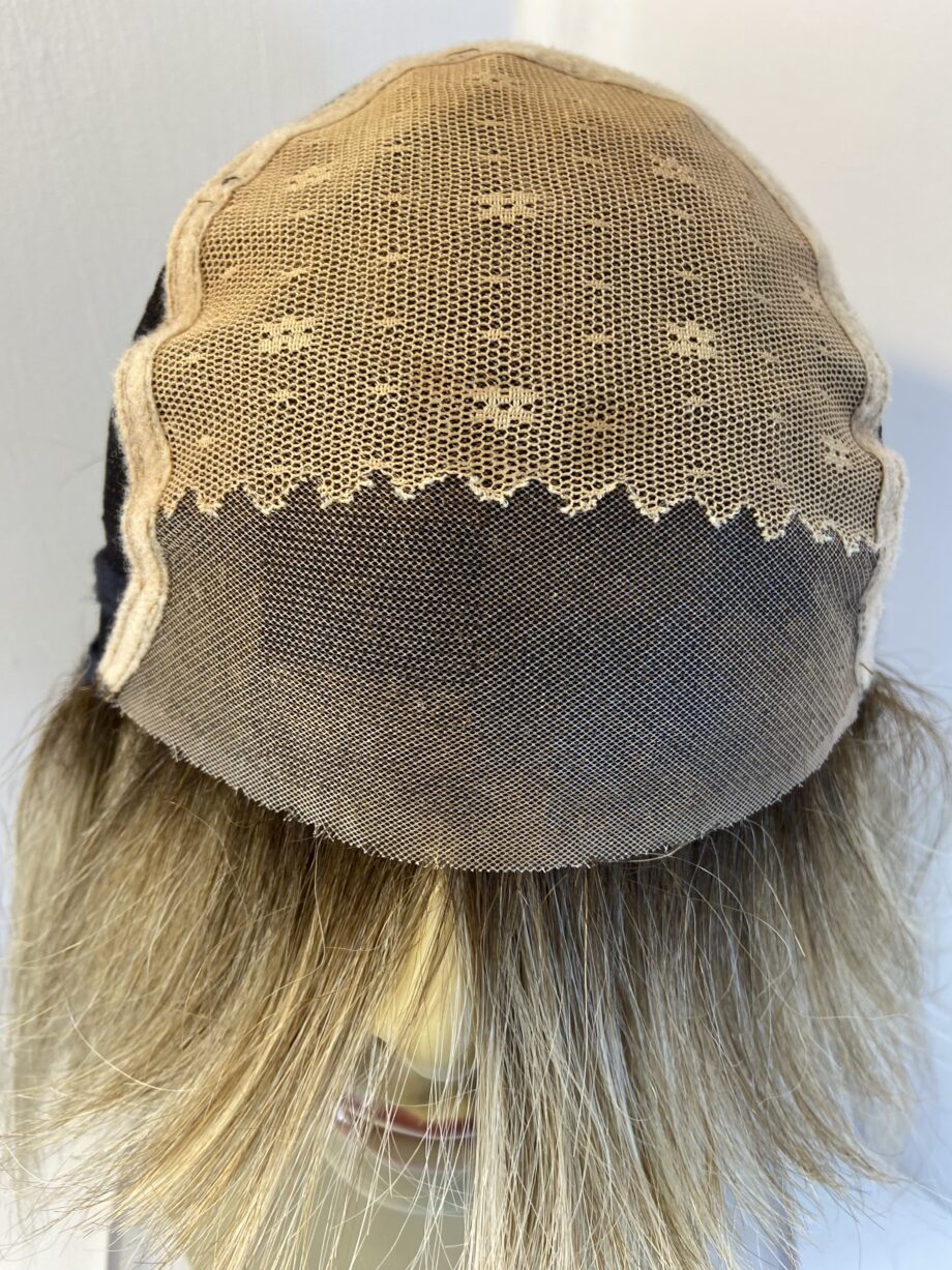 Blonde rooted wig. Blms214