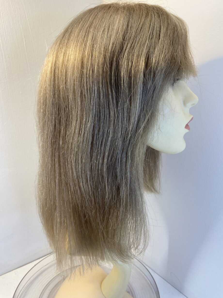 Long blonde wig. Bllw215