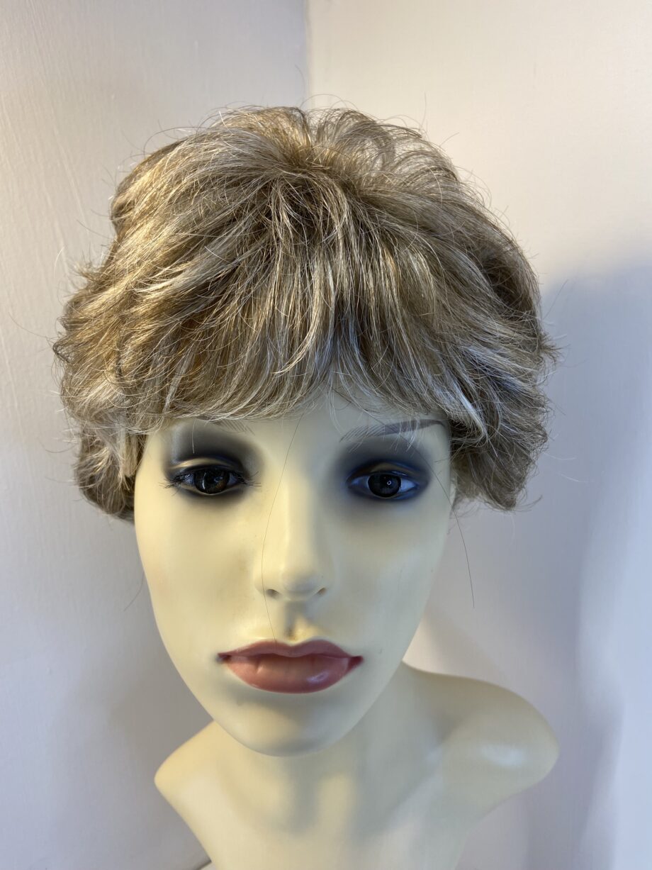 New blonde frosted pearl wig. Bblsc704