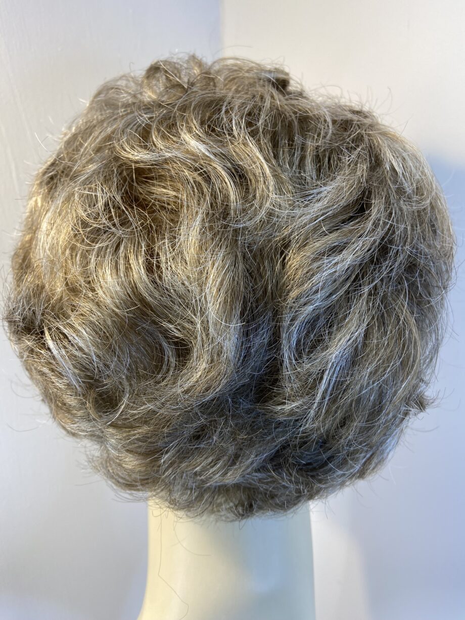 New blonde frosted pearl wig. Bblsc704