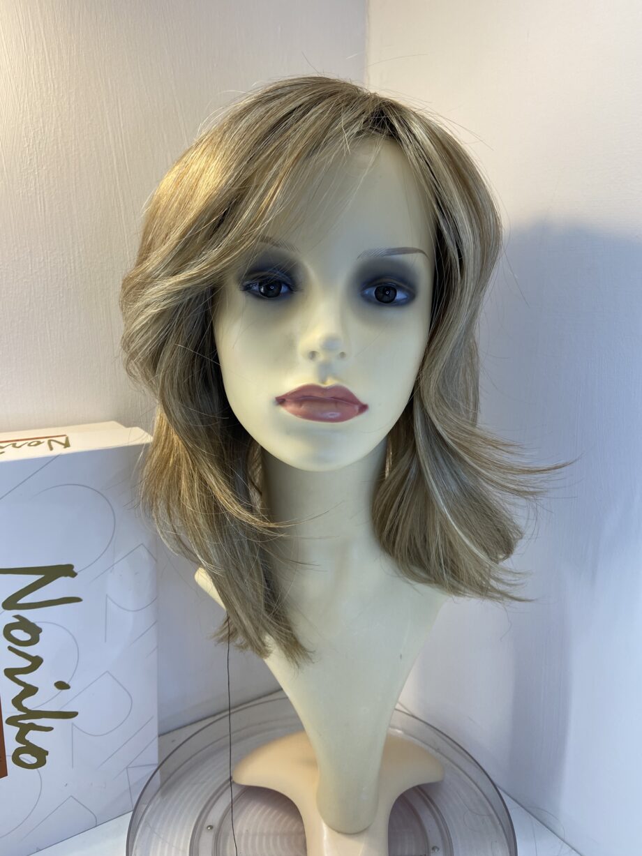 New blonde rooted long wig. Bbllw705