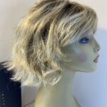 Stylish younge blonde wavy wig. Bblmw706