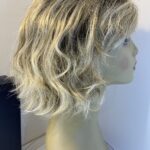 Stylish younge blonde wavy wig. Bblmw706