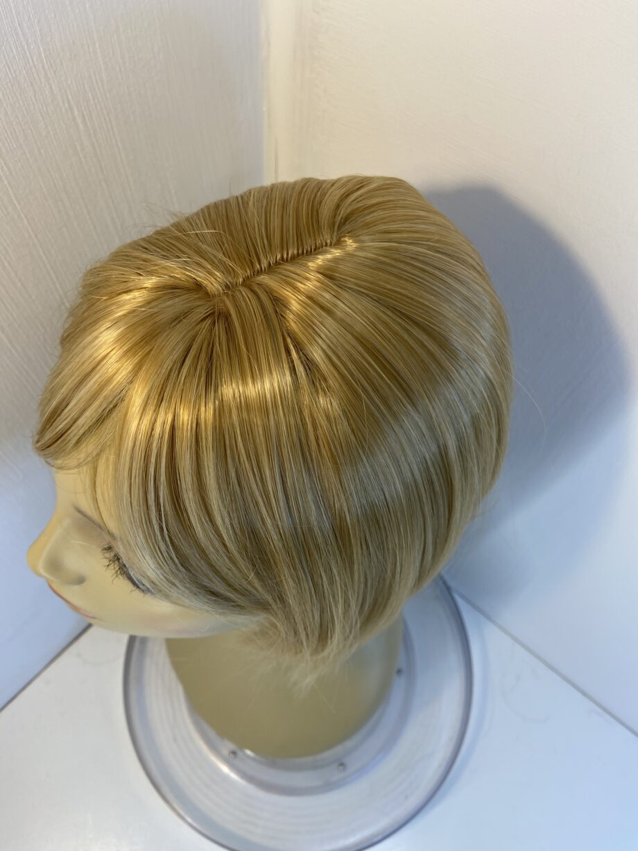Blonde long topper. Blls220