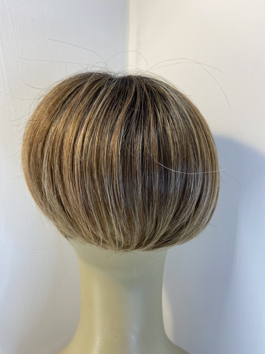 Short brown topper. Brss223