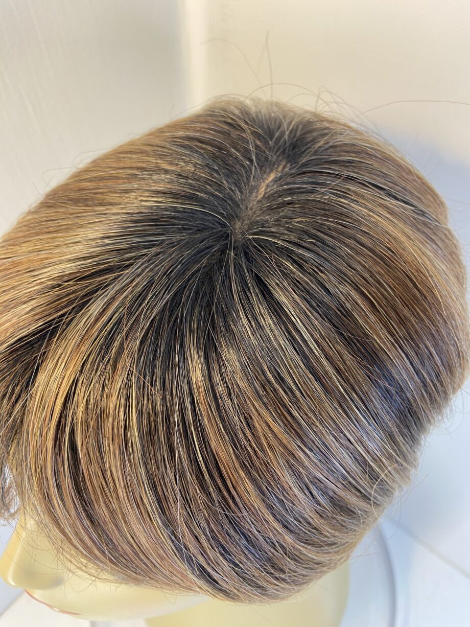 Short brown topper. Brss223