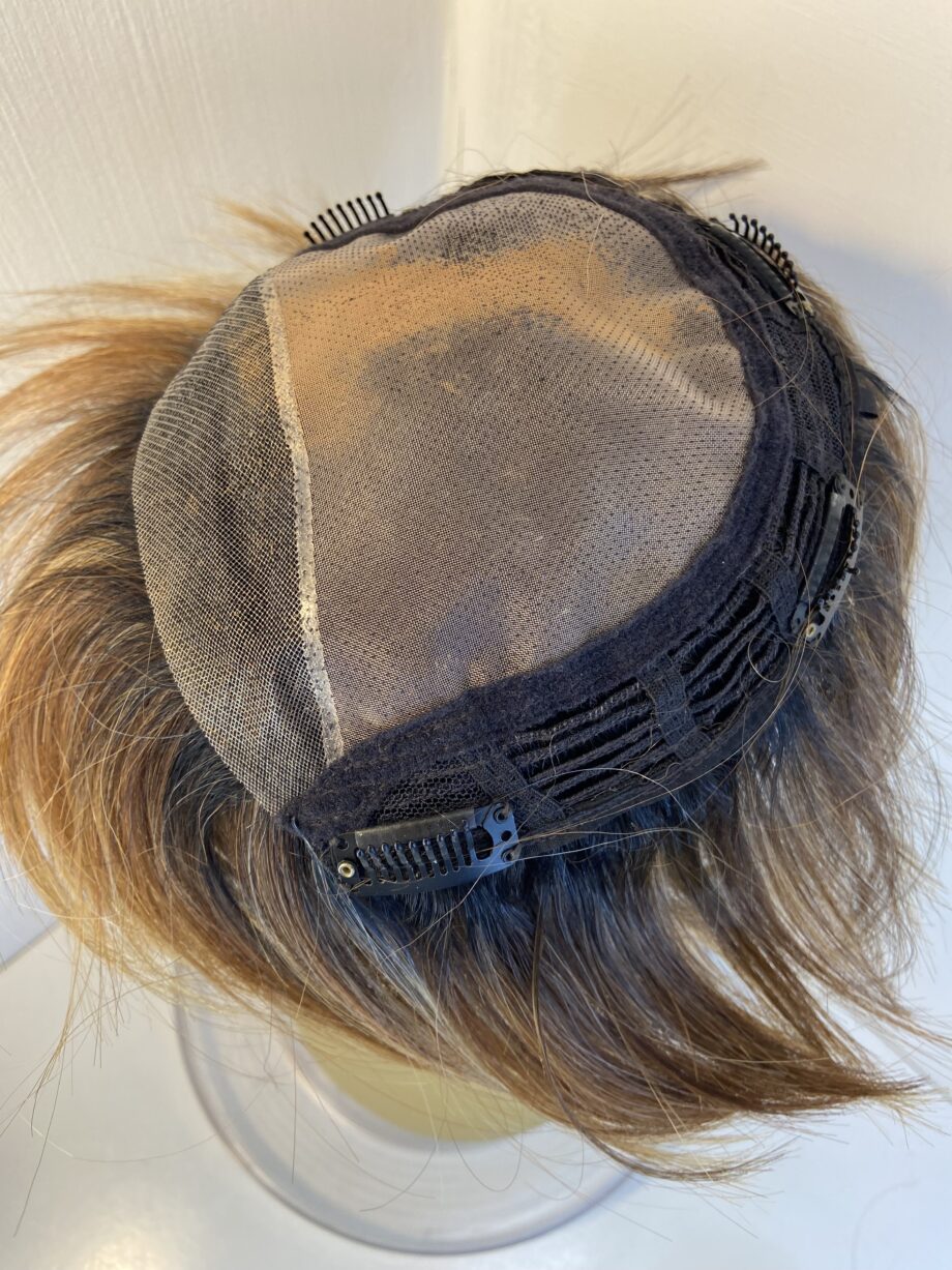 Short brown topper. Brss223