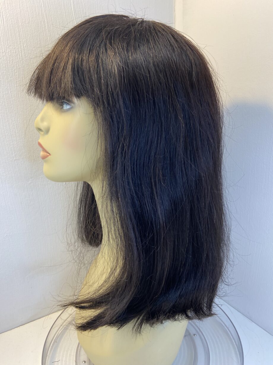 Long brown wig. Brls3390