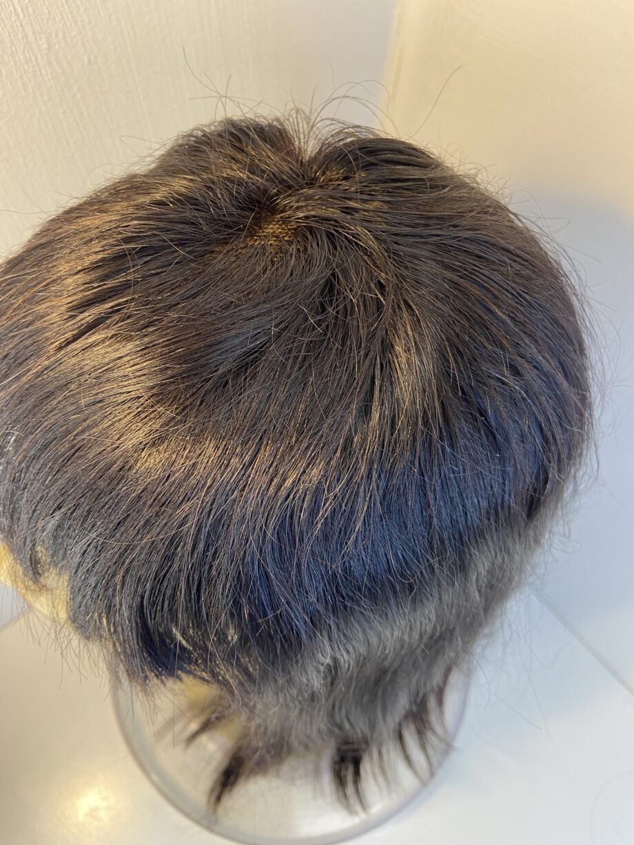Long brown wig. Brls3390
