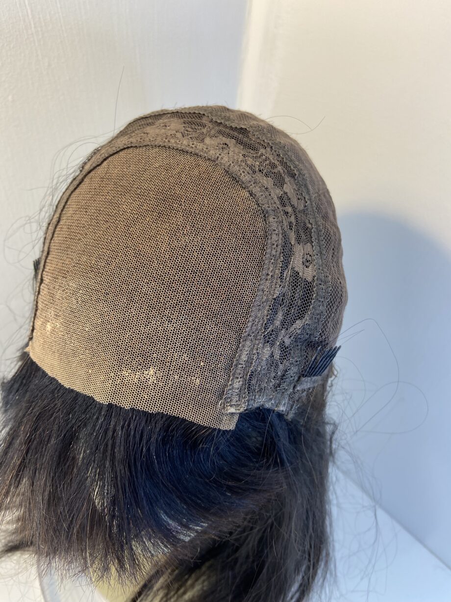 Long brown wig. Brls3390