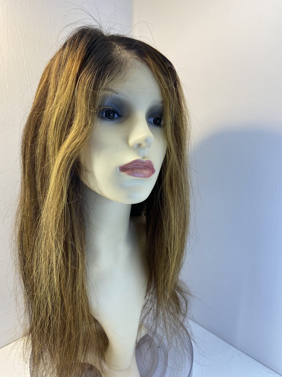 Long drown highlighted wig. Brls3393
