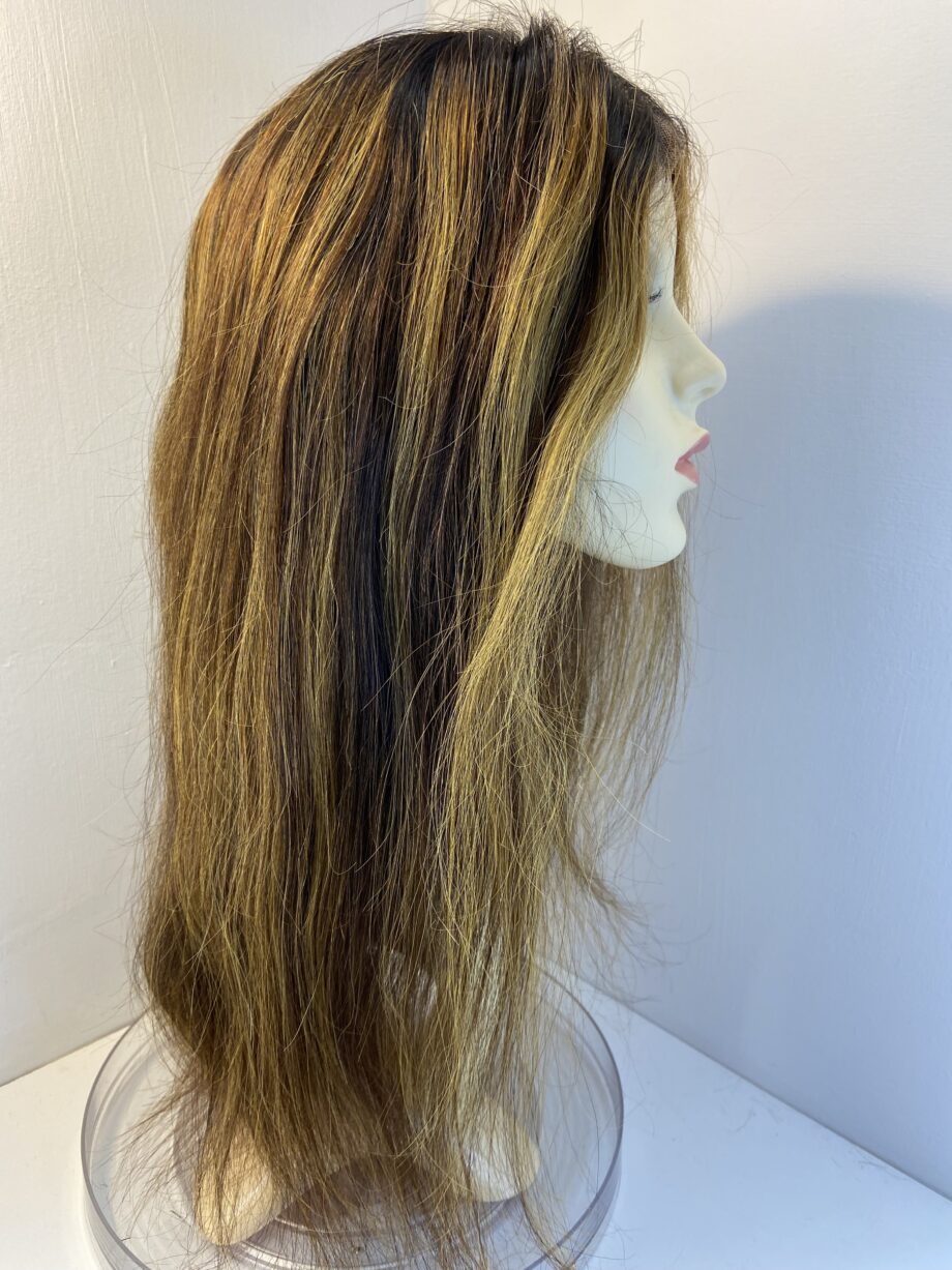 Long drown highlighted wig. Brls3393