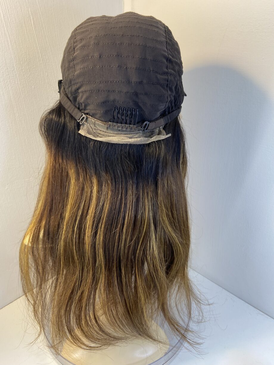 Long drown highlighted wig. Brls3393