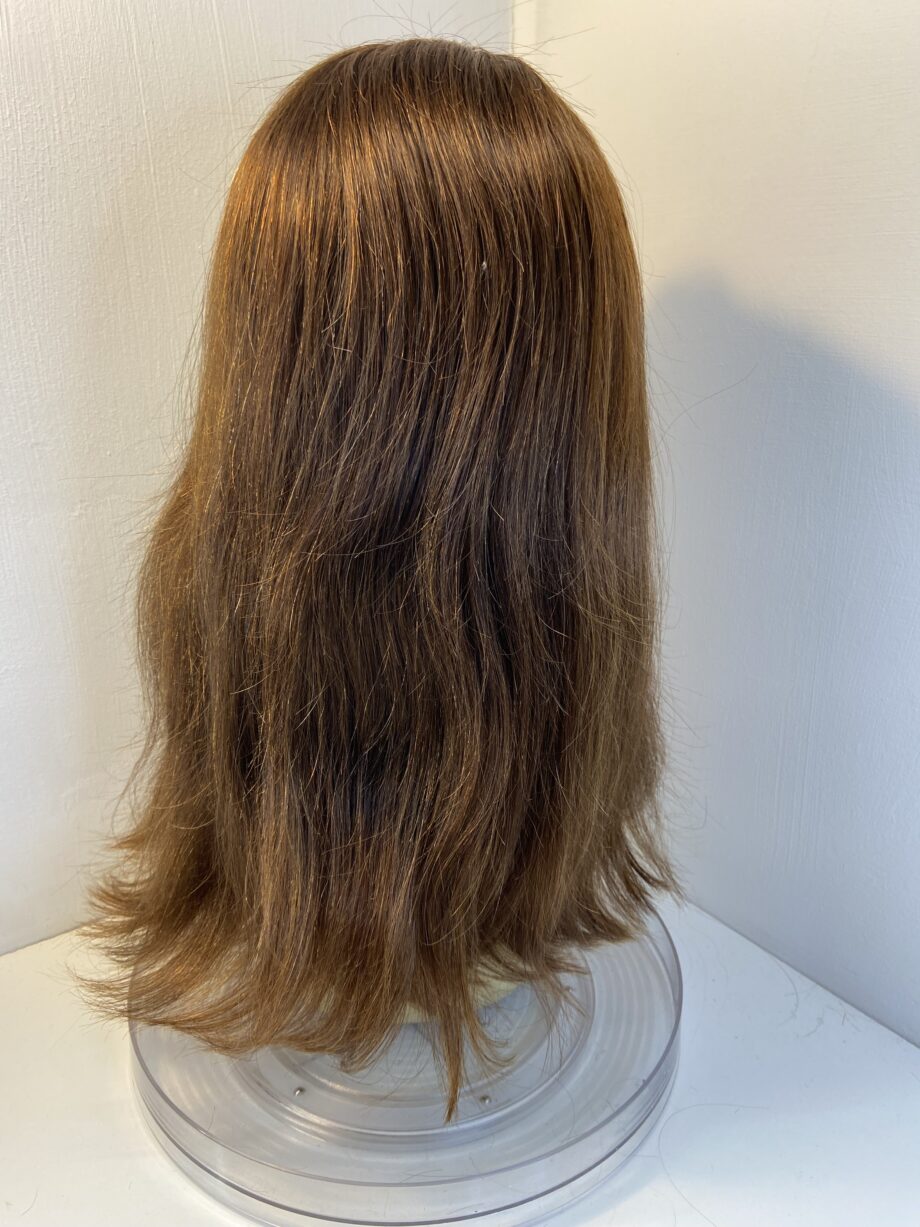 Reddish brown long wig. Rbrls3394