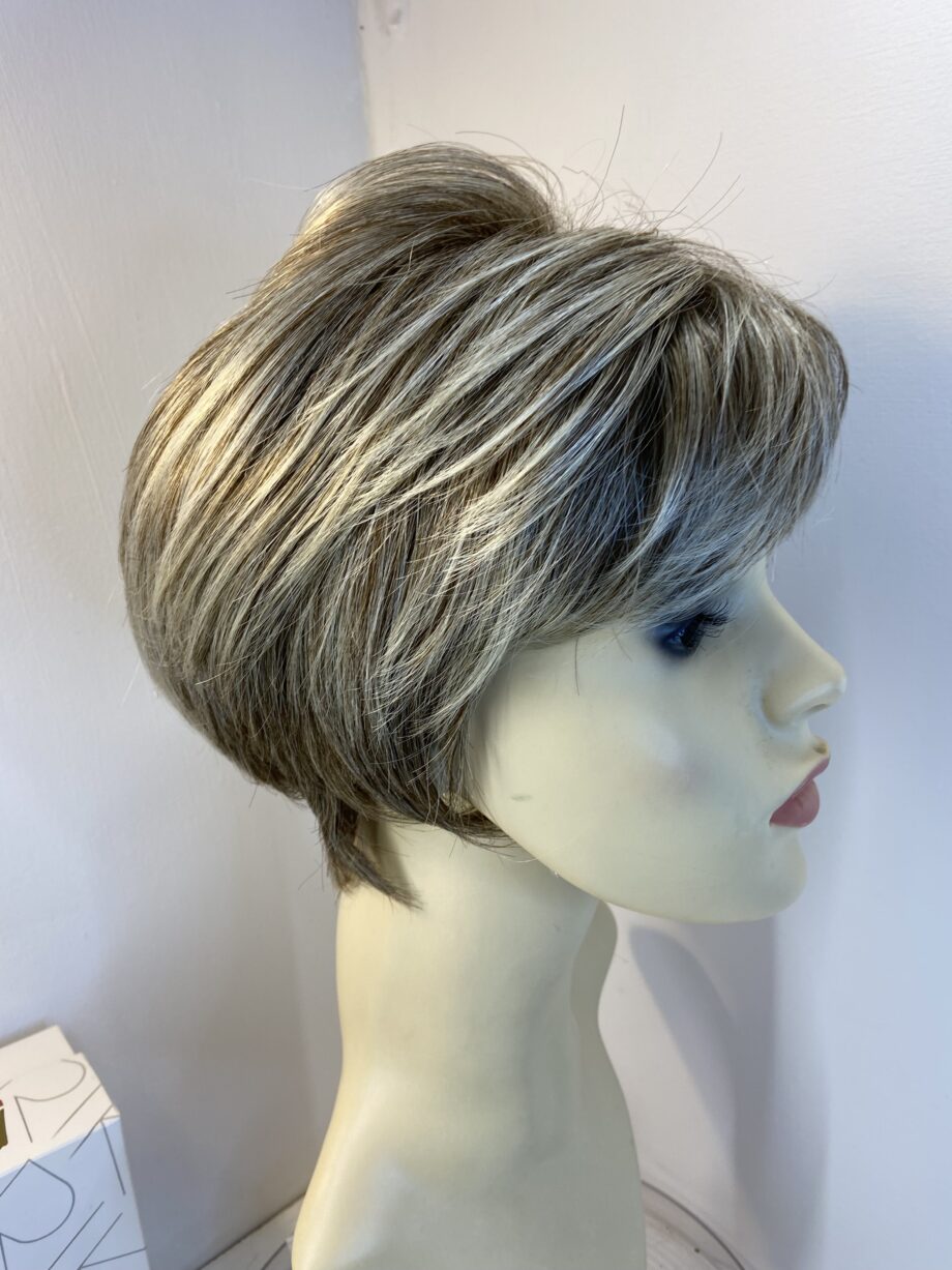 New frosted blond wig. Bblss730
